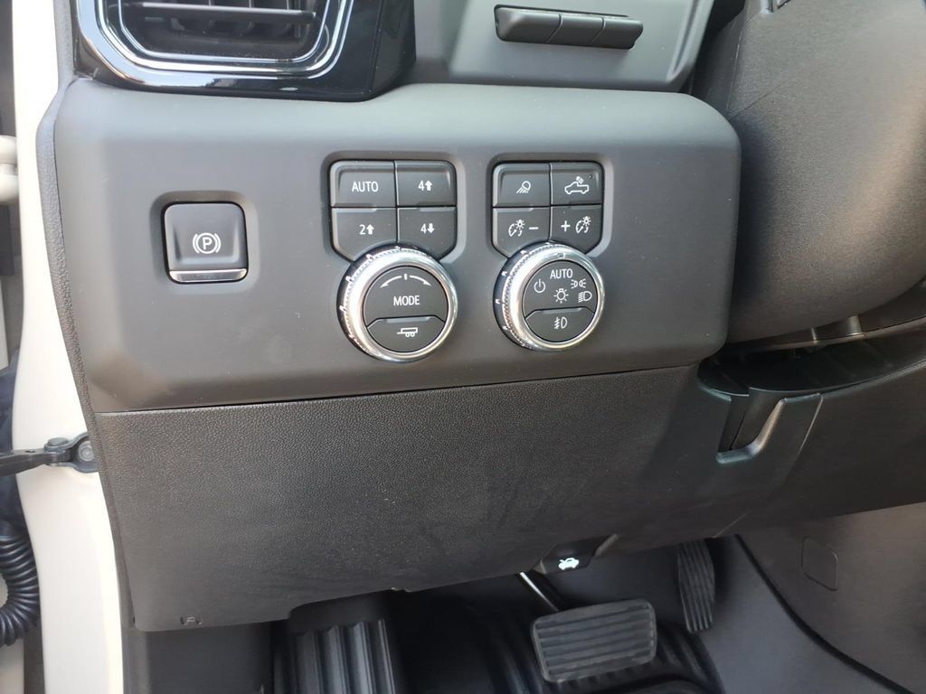 New 2026 GMC Sierra 2500 AT4 w/ Max Trailering Package AWD/4WD image 18