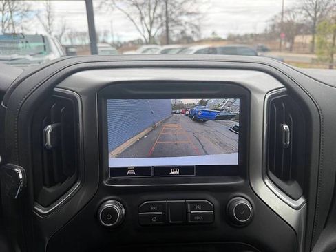 Used 2022 Chevrolet Silverado 1500 LT AWD/4WD image 15