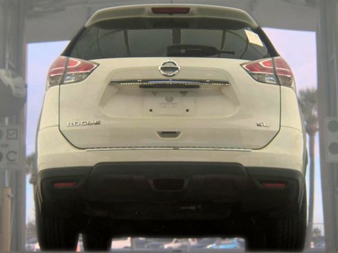 Used 2016 Nissan Rogue SL w/ SL Premium Package FWD image 7