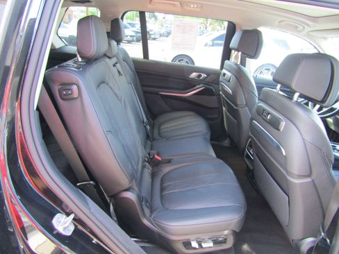 Used 2026 BMW X7 xDrive40i AWD/4WD image 13