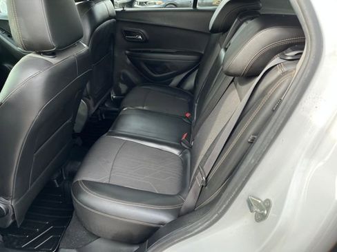 Used 2020 Chevrolet Trax LT w/ Redline Edition image 6