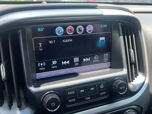 Used 2017 Chevrolet Colorado LT w/ Luxury Package, Chrome RWD image 16