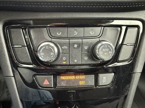 Used 2018 Buick Encore Preferred image 19