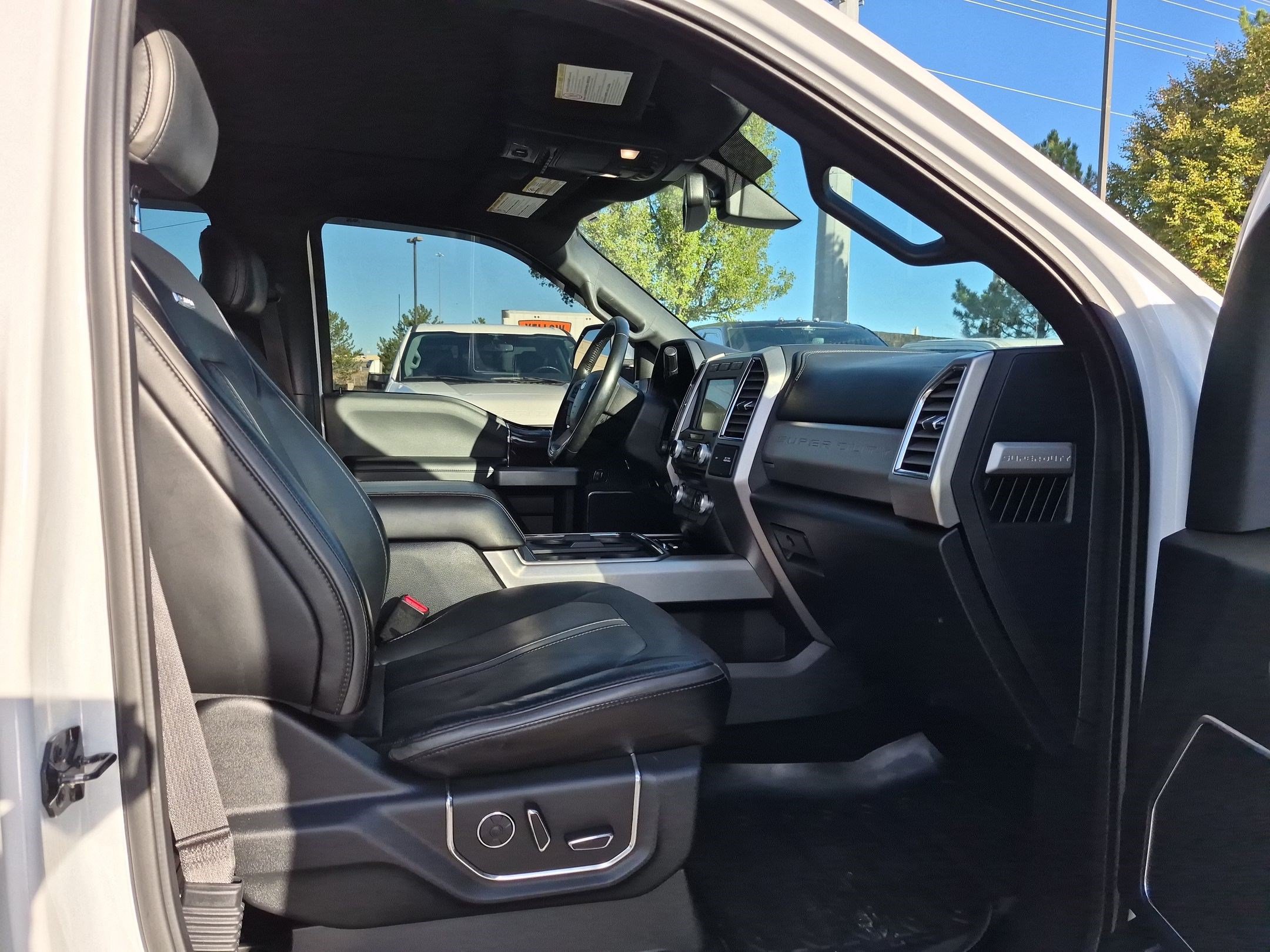 Used 2017 Ford F350 Platinum w/ Platinum Ultimate Package AWD/4WD image 34