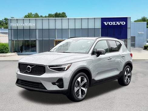 Used 2026 Volvo XC40 B5 Plus AWD/4WD image 1
