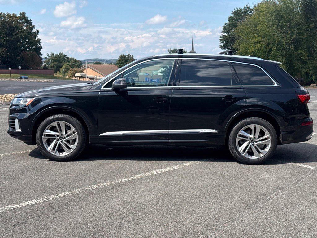 Used 2023 Audi Q7 3.0T Premium Plus w/ Premium Plus Package AWD/4WD image 8