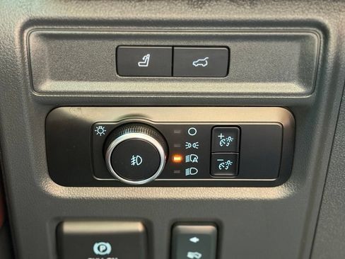 Used 2024 Ford Expedition Limited AWD/4WD image 28
