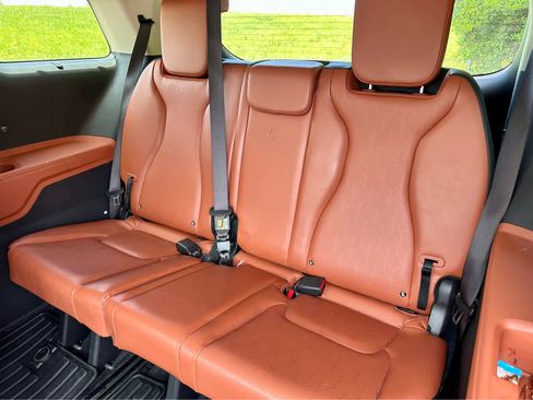 Used 2023 Kia Carnival SX FWD image 13