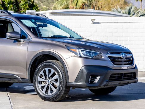 Used 2022 Subaru Outback Premium image 3