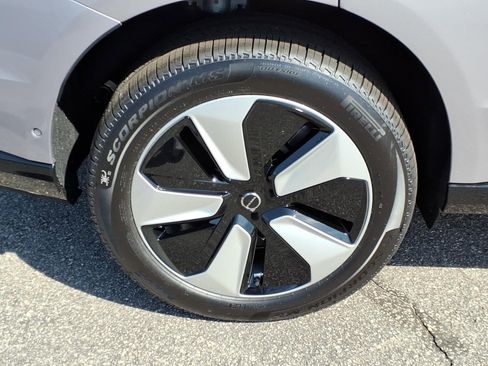 New 2026 Volvo EX90 Plus RWD image 7