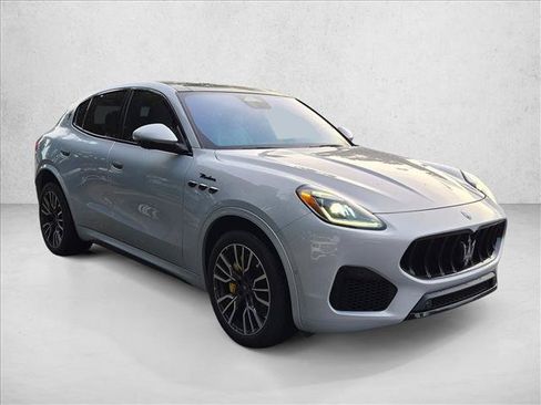 Used 2023 Maserati Grecale Modena AWD/4WD image 3