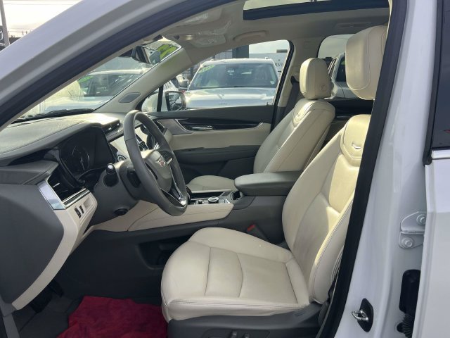 Used 2023 Cadillac XT6 Premium Luxury AWD/4WD image 13