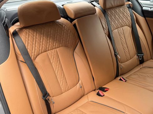 Used 2022 BMW 750i xDrive w/ Luxury Rear Seating Package AWD/4WD image 21