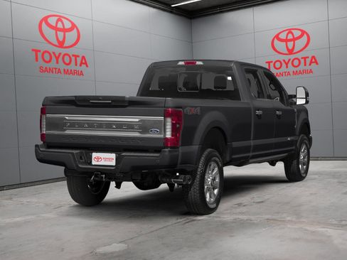 Used 2018 Ford F250 Platinum w/ Platinum Ultimate Package AWD/4WD image 2