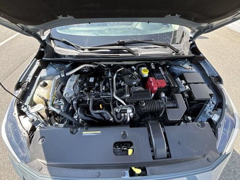 Used 2025 Nissan Sentra SV FWD image 17