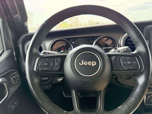 Used 2023 Jeep Wrangler Unlimited w/ Cold Weather Group AWD/4WD image 17