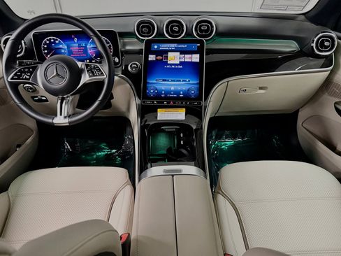 Used 2026 Mercedes-Benz GLC 300 image 36