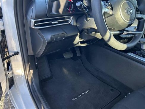 Certified 2023 Hyundai Elantra SEL image 17