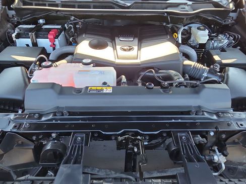 Certified 2025 Toyota Tundra Platinum AWD/4WD image 13