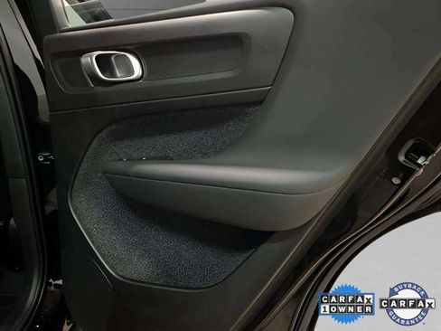 Used 2025 Volvo XC40 B5 Plus image 73