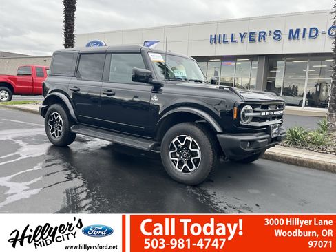 Certified 2025 Ford Bronco Outer Banks AWD/4WD image 1