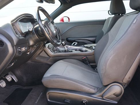 Used 2016 Dodge Challenger R/T w/ Driver Convenience Group image 16