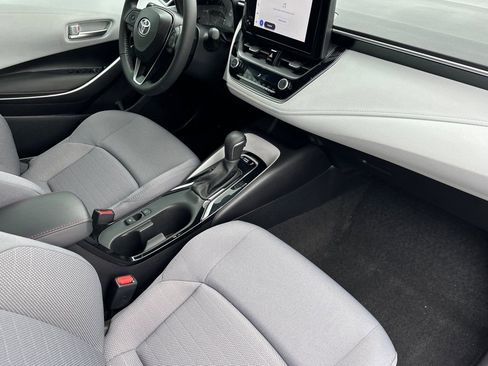 Used 2024 Toyota Corolla SE image 19