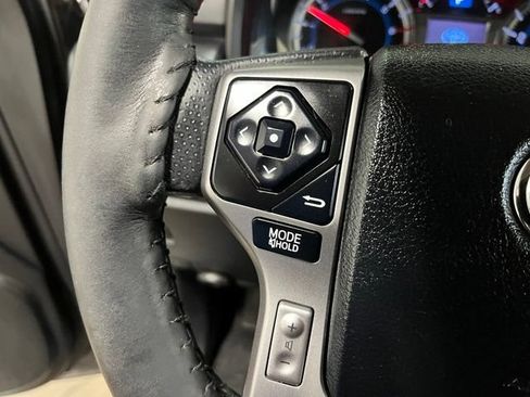 Used 2018 Toyota 4Runner SR5 AWD/4WD image 25