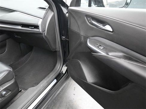 Used 2024 Cadillac XT4 Premium Luxury image 25