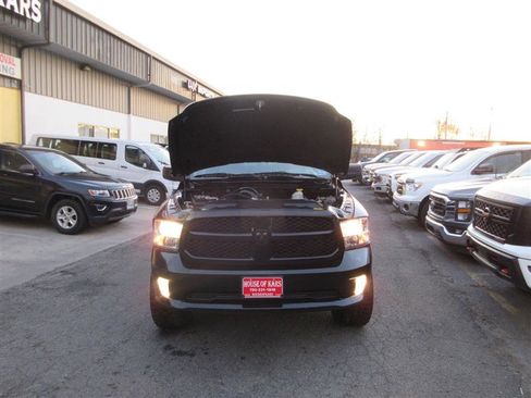 Used 2018 RAM 1500 Express w/ Express Value Package image 28