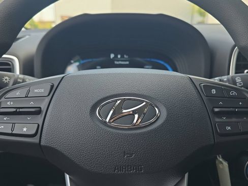 Used 2026 Hyundai Venue SE FWD image 21