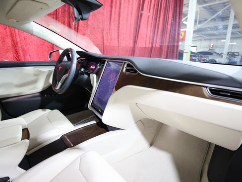 Used 2017 Tesla Model S 75 image 22
