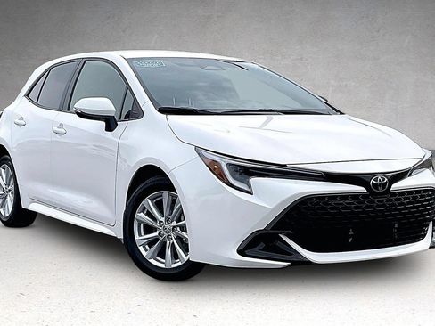 Used 2024 Toyota Corolla SE w/ SE Package FWD image 2