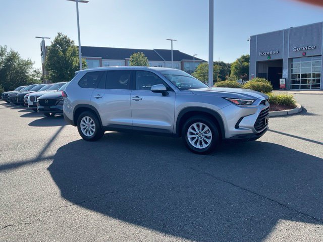 Used 2024 Toyota Grand Highlander AWD image 3