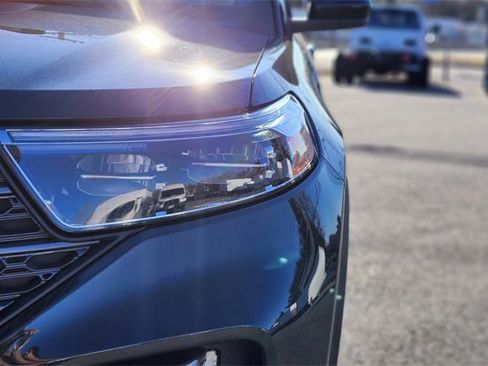 Certified 2022 Ford Explorer XLT w/ Equipment Group 202A image 10