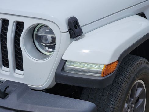 Used 2021 Jeep Gladiator Overland w/ Popular Equipment Package AWD/4WD image 11