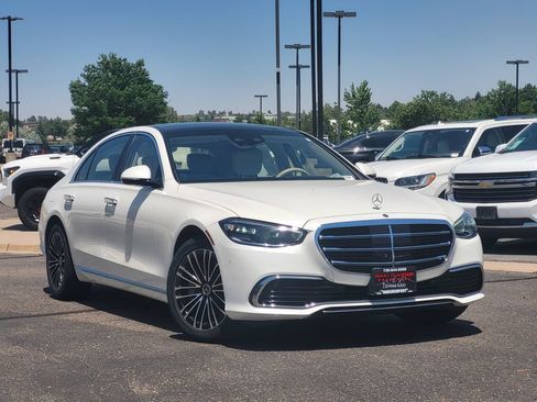 Used 2023 Mercedes-Benz S 500 4MATIC image 2