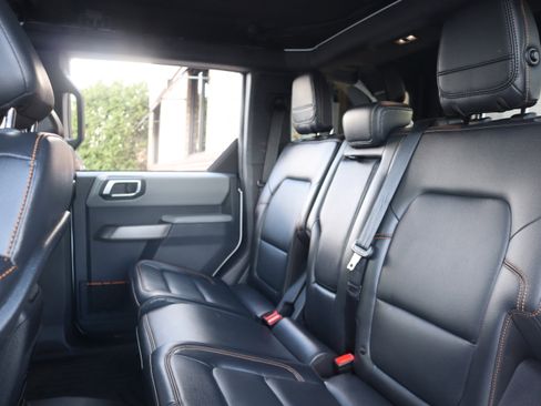 Used 2023 Ford Bronco Badlands image 32