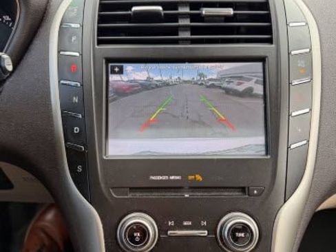 Used 2019 Lincoln MKC Reserve w/ MKC Technology Package FWD image 8