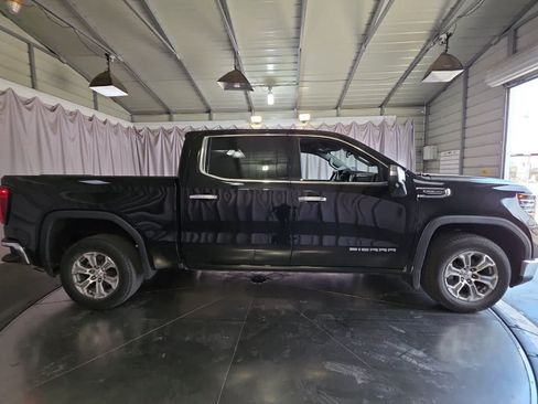 Used 2025 GMC Sierra 1500 SLT RWD image 9