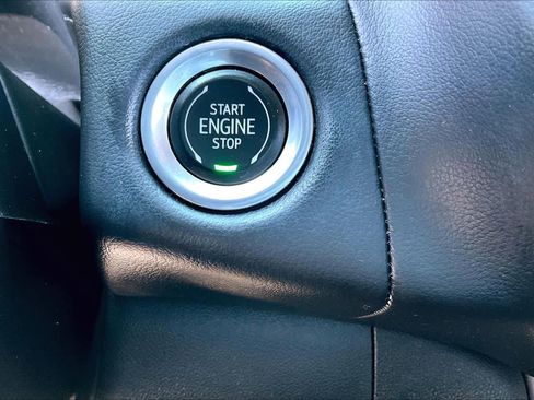 Used 2021 GMC Yukon SLT w/ SLT Premium Package image 35