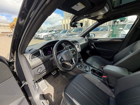 Used 2022 Volkswagen Tiguan SE R-Line image 5