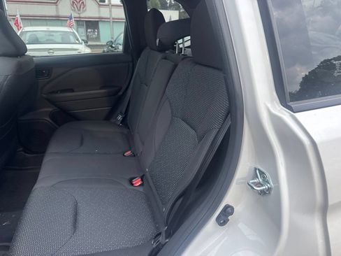 Used 2025 Subaru Forester Premium AWD/4WD image 6