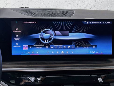 Used 2025 BMW X5 xDrive40i w/ Parking Assistance Package AWD/4WD image 17