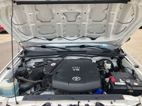 Used 2014 Toyota Tacoma 4x4 Double Cab w/ SR5 Package image 42