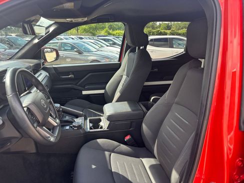 Used 2024 Toyota Tacoma TRD Off-Road image 34