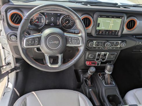Used 2023 Jeep Gladiator Mojave w/ LED Lighting Group AWD/4WD image 9
