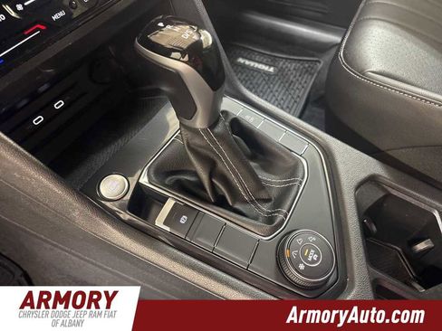 Used 2022 Volkswagen Tiguan SE image 18