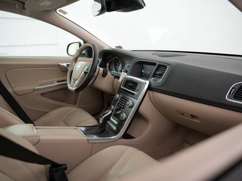 Used 2015 Volvo S60 T5 Platinum image 52