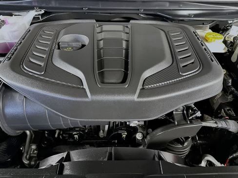 Used 2023 Jeep Wagoneer Series III w/ Preferred Equipment Group image 9